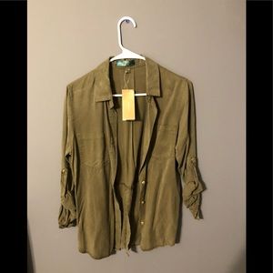 Army green button down shirt w/ rolled up sleeves